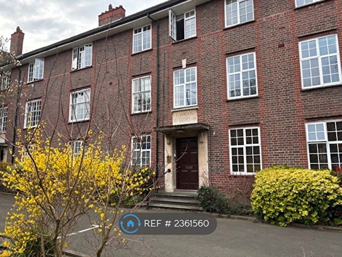 3 Bedroom Flat To Rent In Chandos Court, London, N14