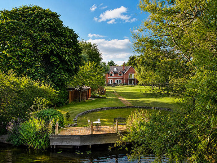 6 Bedroom Detached House For Sale In Tiddington Road, Stratford Upon Avon, . Acres & Sq Ft, CV37