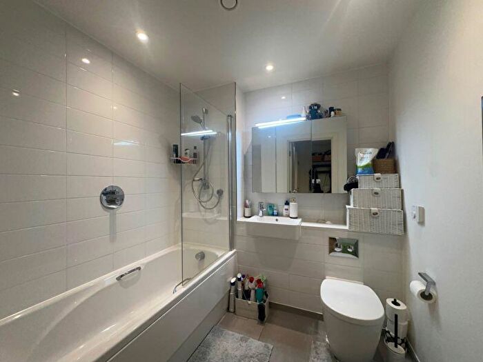 1 Bedroom Apartment For Sale In Capitol Way, London, NW9