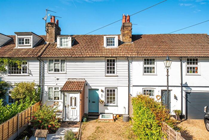 2 Bedroom Property For Sale In Linton Hill, Linton, Maidstone, ME17