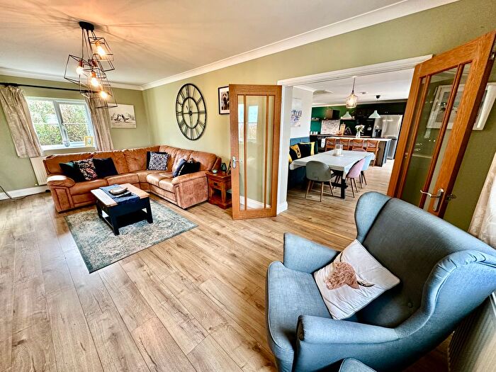 4 Bedroom Detached Bungalow For Sale In Bentlass, Hundleton, Pembroke, SA71