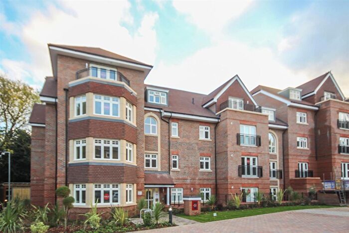 3 Bedroom Flat To Rent In Kestrel Close, Shenfield, Brentwood, CM15