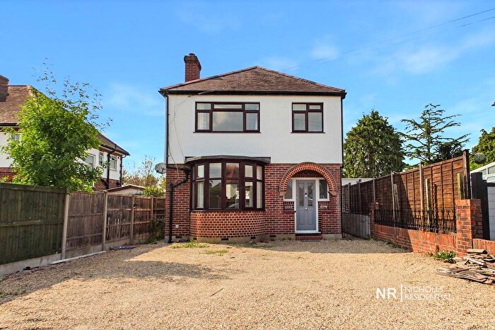 2 Bedroom Detached House To Rent In Ruxley Lane, West Ewell, Surrey., KT19