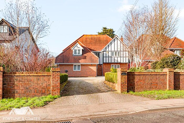 6 Bedroom Detached House For Sale In Sheering Road, Harlow, CM17