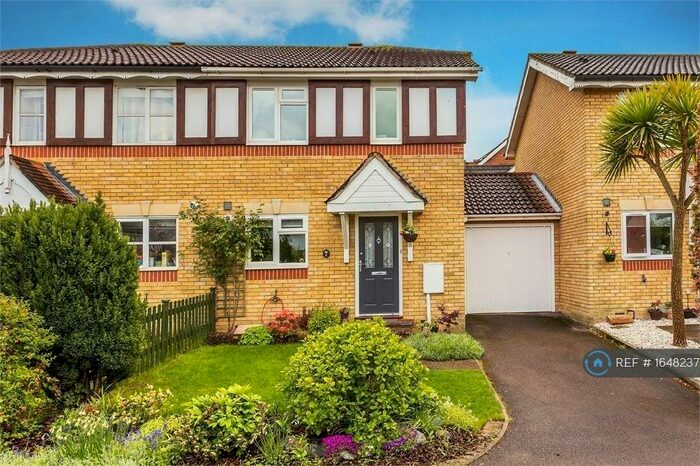 2 Bedroom Semi-Detached House To Rent In Chelmsford Close, Sutton, SM2