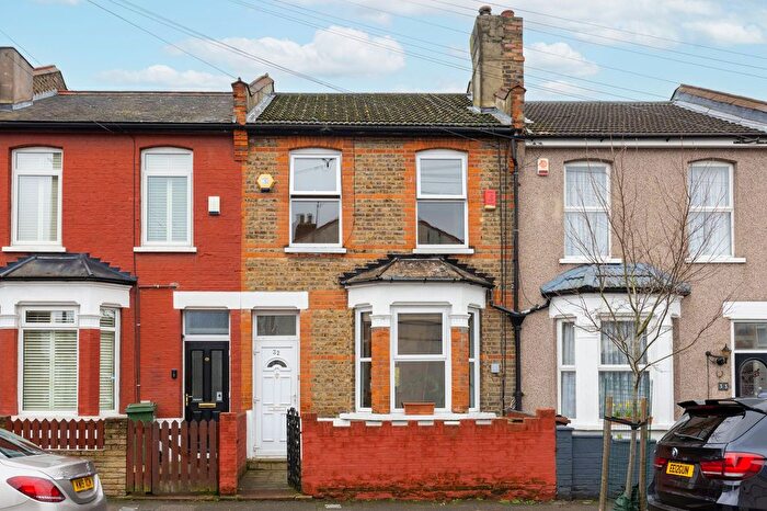 2 Bedroom Terraced House For Sale In Renness Road, London, E17