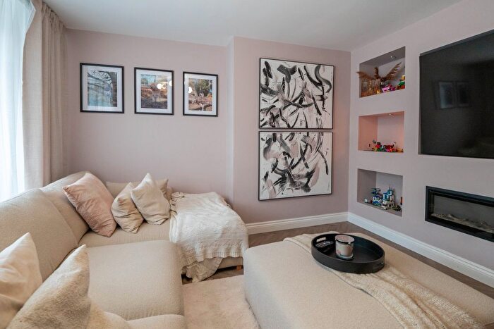 3 Bedroom Terraced House For Sale In Jubilee Avenue, Portsmouth, PO6
