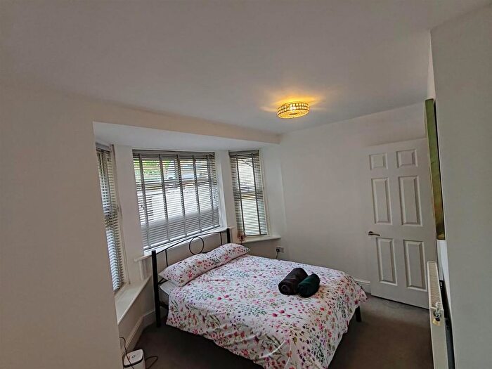 2 Bedroom Flat For Sale In Beulah Road, Tunbridge Wells, TN1