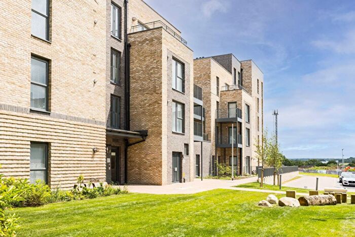 1 Bedroom Flat To Rent In Borders Lane, Loughton, IG10