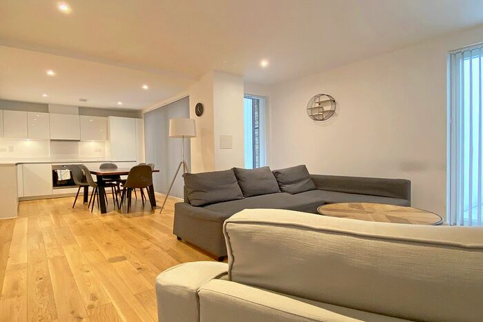 3 Bedroom Flat To Rent In Hand Axe Yard, St Pancras Place, Kings Cross, WC1X