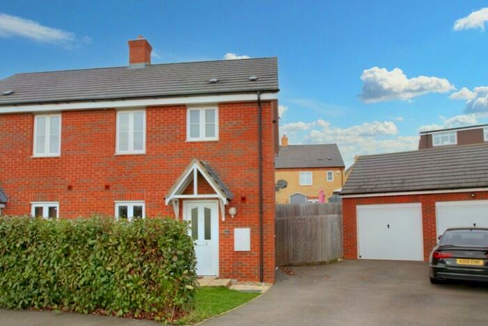 3 Bedroom Semi-Detached House To Rent In Fiona Way, Bedford, Bedfordshire, MK41