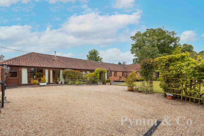 4 Bedroom Barn Conversion For Sale In The Street, Shotesham, NR15