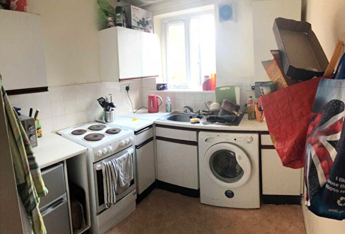 2 Bedroom Flat To Rent In Wynnstay Grove, Fallowfield, M14