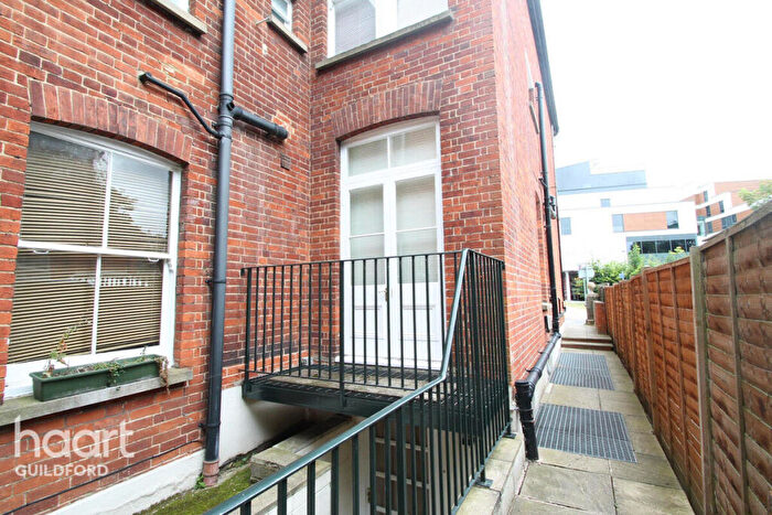 1 Bedroom Flat To Rent In Dene Road, Guildford, GU1