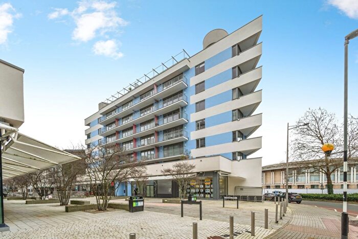 1 Bedroom Flat For Sale In Cathedral Walk, Bristol, BS1