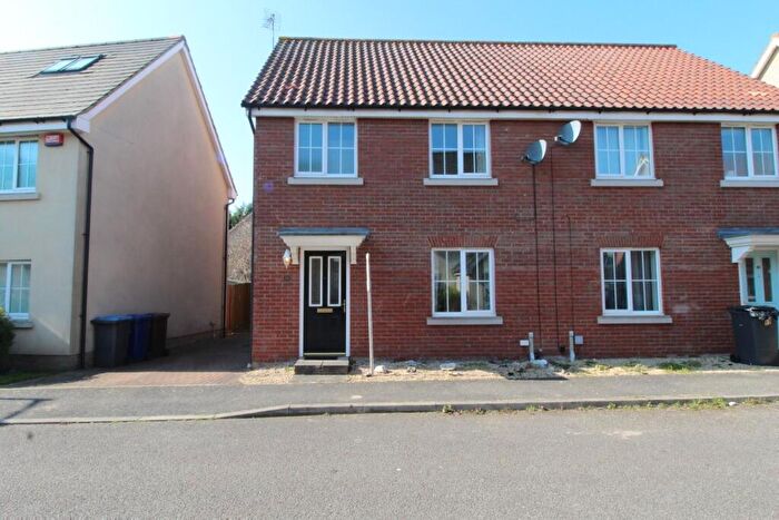 3 Bedroom Semi-Detached House To Rent In Elmcroft Close, Beck Row, Bury St. Edmunds, IP28