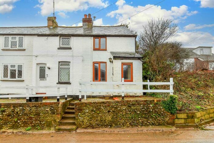 1 Bedroom End Of Terrace House For Sale In The Street, Guston, Dover, Kent, CT15