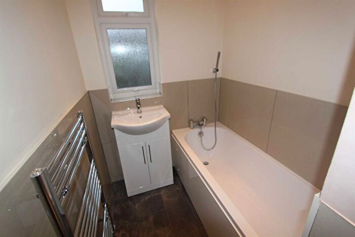 1 Bedroom Flat To Rent In Beedell Avenue, Westcliff On Sea, SS0