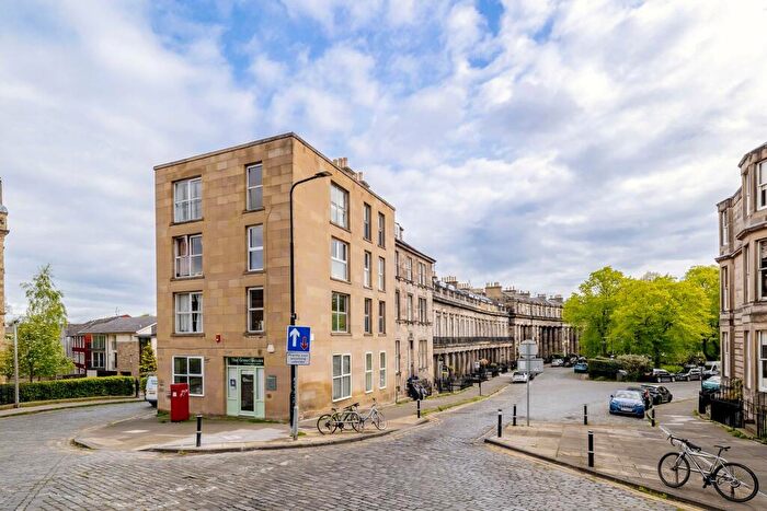 Apartment For Sale In St. Bernards Crescent, Edinburgh, Midlothian, EH4