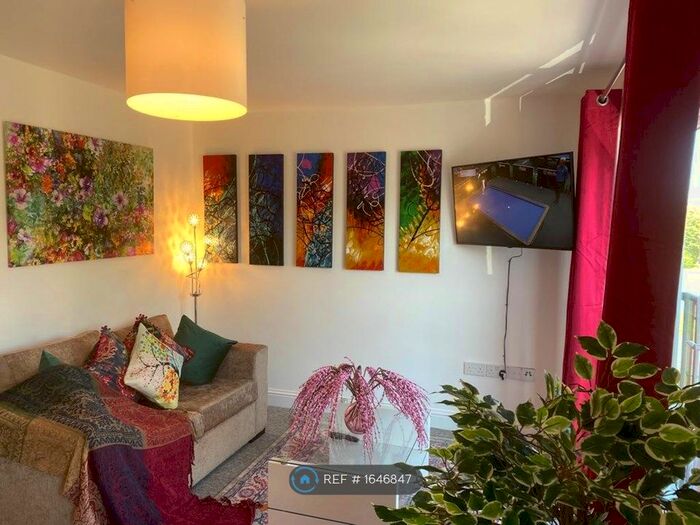 4 Bedroom Terraced House To Rent In Woodhead Drive, Cambridge, CB4