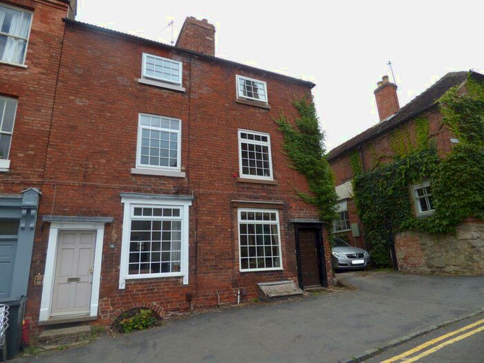 3 Bedroom Property To Rent In Market Street, Castle Donington, DE74