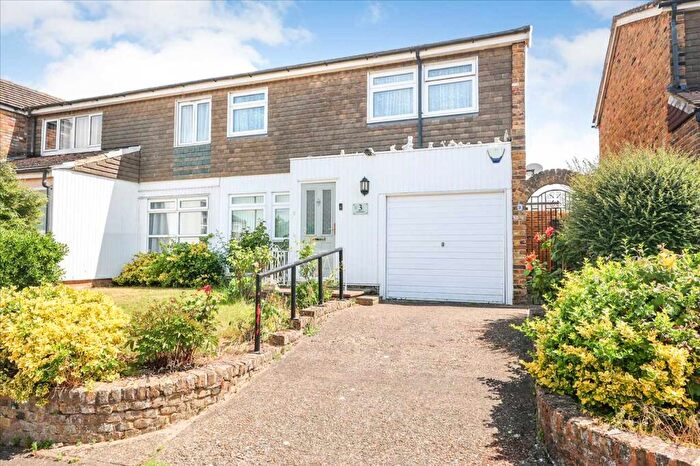 3 Bedroom Semi Detached House For Sale In Vantage Road, Cippenham, SL1