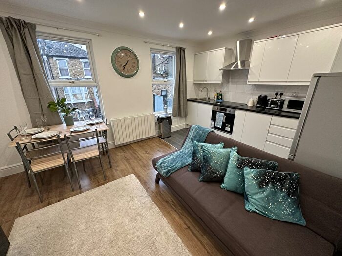 2 Bedroom Flat To Rent In Elswick Road, London, SE13