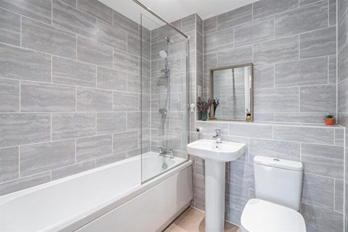 2 Bedroom Apartment To Rent In Shepherds Green Road, Shirley, B90