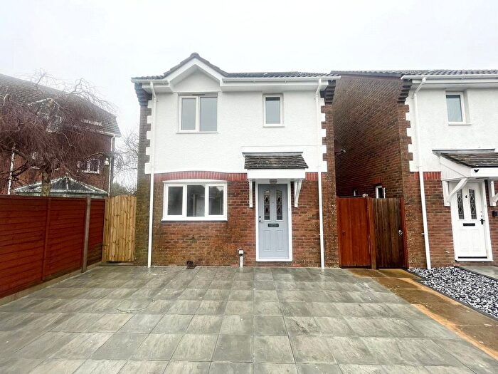 3 Bedroom Detached House To Rent In The Cloisters, Littlehampton, West Sussex, BN17