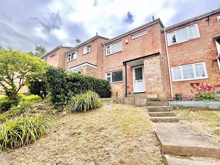 3 Bedroom Terraced House To Rent In Bromfield Road, Redditch, B97