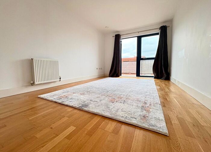 1 Bedroom Flat To Rent In Sutherland Road, E17