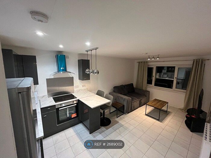 2 Bedroom Flat To Rent In Cobinshaw Street, Glasgow, G32