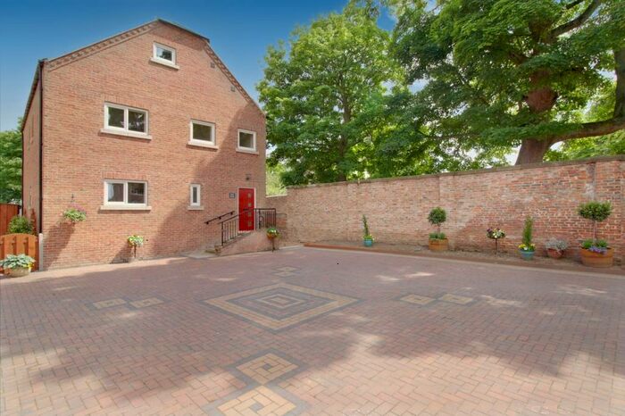 4 Bedroom Detached House For Sale In North Street, West Butterwick, Scunthorpe, DN17