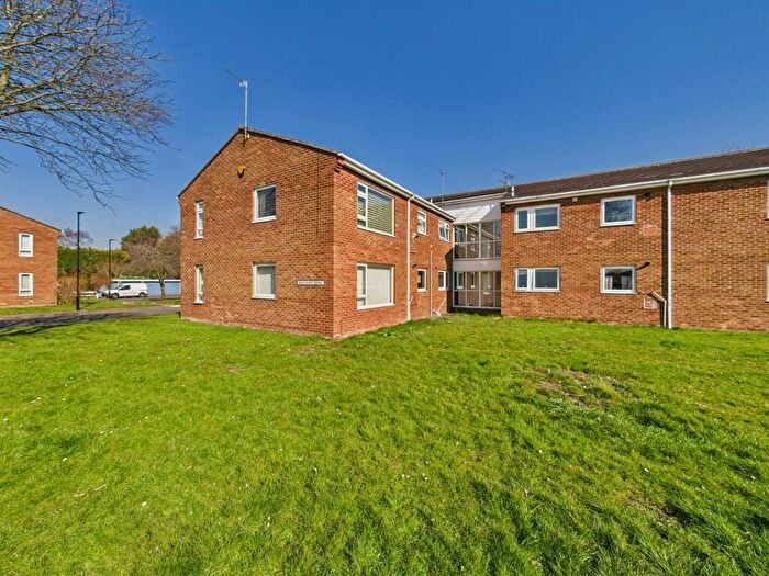 2 Bedroom Apartment For Sale In Beaumont Drive, Whitley Bay, NE25