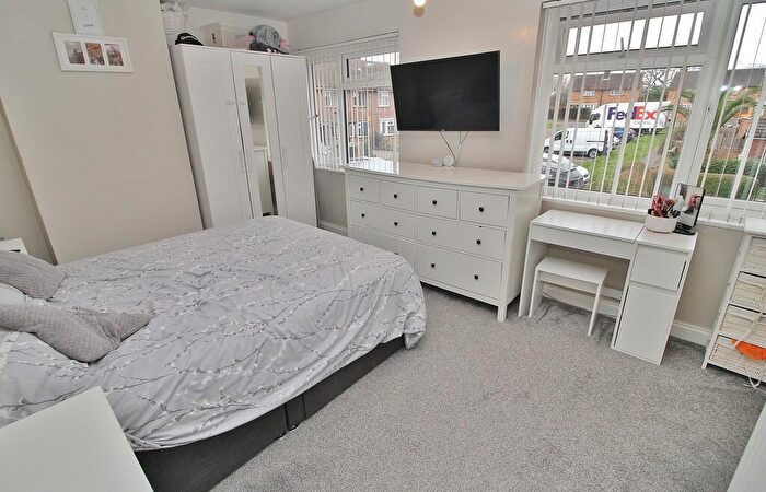 2 Bedroom End Of Terrace House For Sale In Wellow Close, Bedhampton, PO9