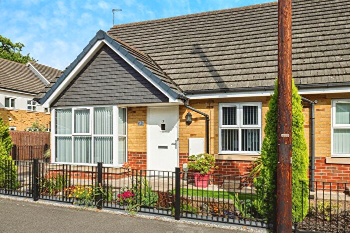 2 Bedroom Semi-Detached Bungalow For Sale In Camberwell Way, Hull, HU8
