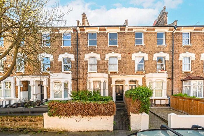 2 Bedroom Flat For Sale In Ferntower Road, London, N5