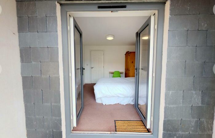 2 Bedroom Flat To Rent In Woodside, Plymouth, Devon, PL4