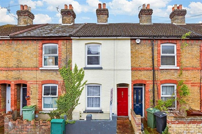 2 Bedroom Terraced House For Sale In Cross Street, Maidstone, Kent, ME14