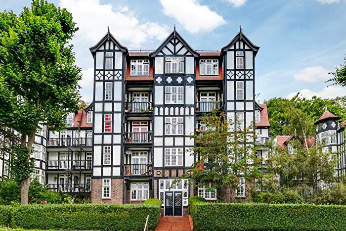 1 Bedroom Flat For Sale In Holly Lodge Mansions, Oakeshott Avenue, Highgate, London, N6