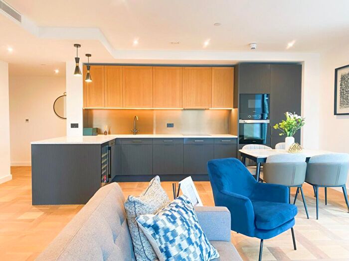 2 Bedroom Apartment To Rent In Merino Gardens, London Dock, E1