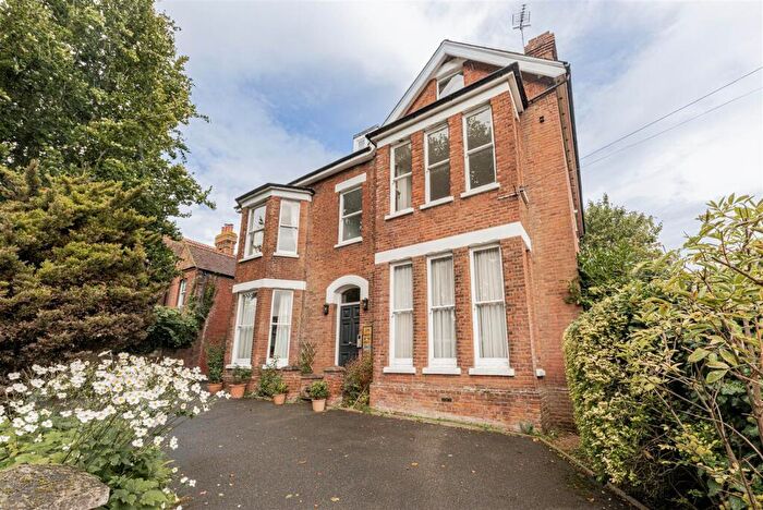2 Bedroom Flat For Sale In London Road, Canterbury, CT2