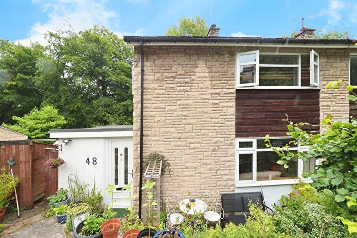 3 Bedroom Semi-Detached House For Sale In Park Road, Bakewell, DE45