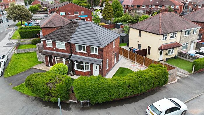 3 Bedroom Semi Detached House For Sale In Ferryhill Road, Irlam, M44
