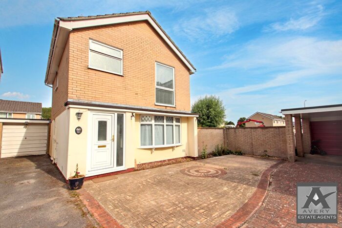 3 Bedroom Detached House To Rent In Worle Court, Weston-Super-Mare, N Somerset, BS22