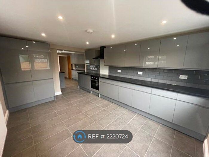 5 Bedroom Terraced House To Rent In Berkeley Road, Southampton, SO15