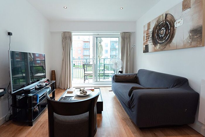 1 Bedroom Flat For Sale In Aerodrome Road, Beaufort Park, Colindale, NW9