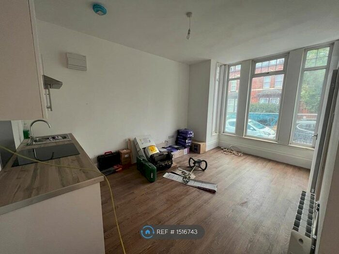 Studio To Rent In Stirling Road, Birmingham, B16