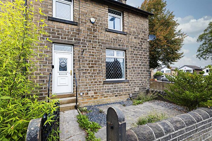 3 Bedroom End Of Terrace House For Sale In Cowlersley Lane, Huddersfield, HD4