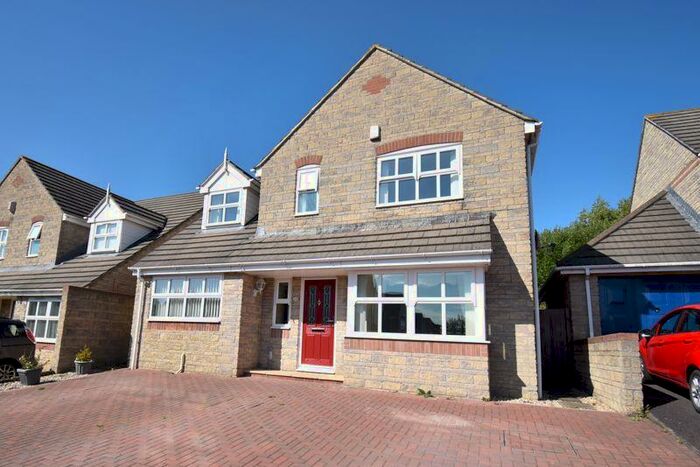 4 Bedroom Detached House To Rent In Grangefields, Street - Opposite Milfield School, BA16